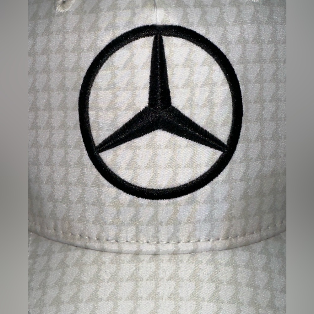 White Patterned Hat - Picture 2 of 9